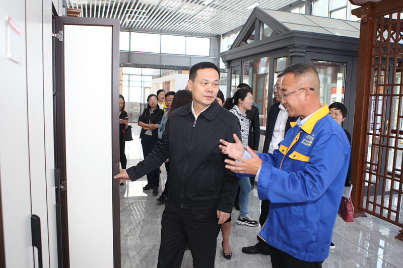 原貴州省委常委、統戰部部長嚴朝君一行蒞臨我廠調研